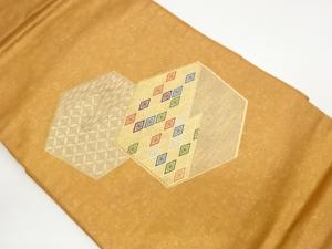 引箔亀甲に古典柄模様織出し名古屋帯